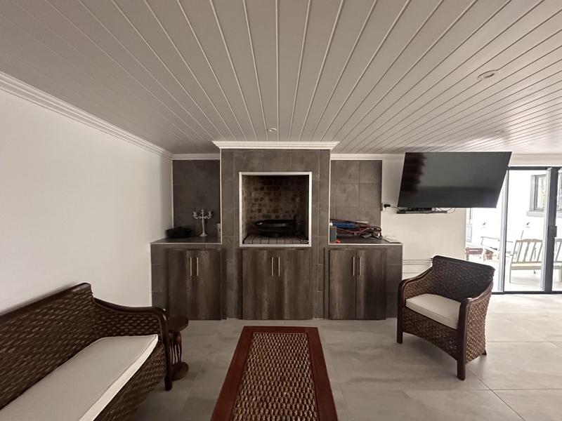 5 Bedroom Property for Sale in Fraaiuitsig Western Cape
